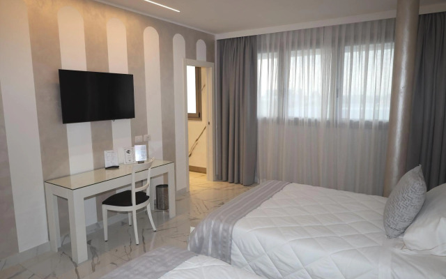 One Hotel & Restaurant