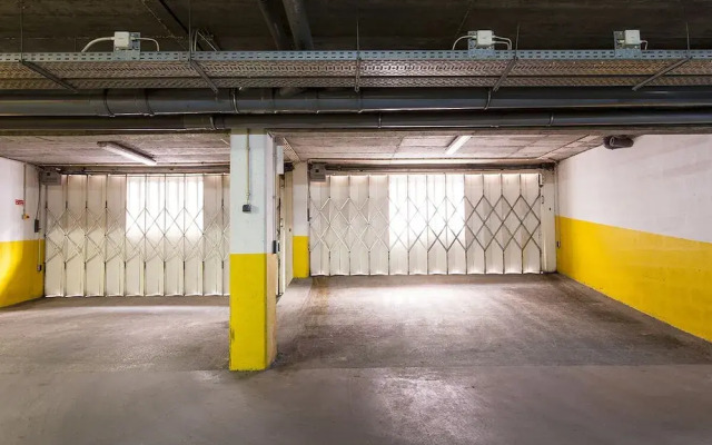 JOIVY Color-block studio w/workspace &free parking at the heart of Santa Catarina