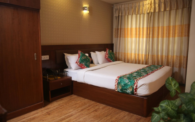 Yellow Pagoda Hotel