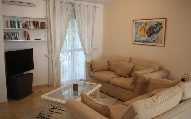 Beautiful Town House With Air Conditioning In Secure Urbanisation Internet