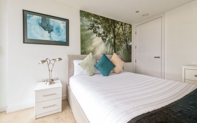 2 Bedroom Penthouse with Parking