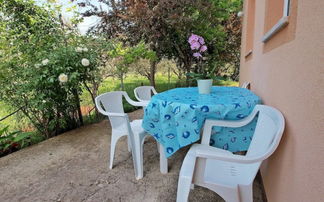 Apartments Mihatović