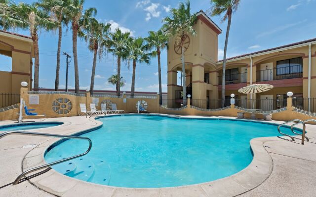 Super 8 Weslaco
