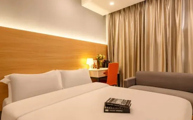 Huaxi Boutique Theme Hotel