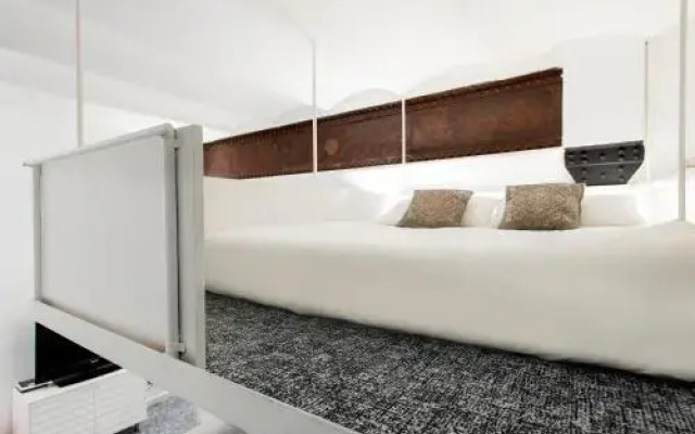 Fewdays Barcelona Apartments