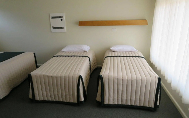 Shifting Sands Motel