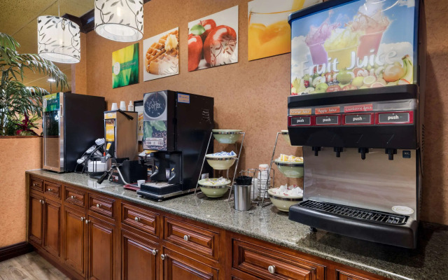 Quality Inn & Suites Syracuse Fairgrounds