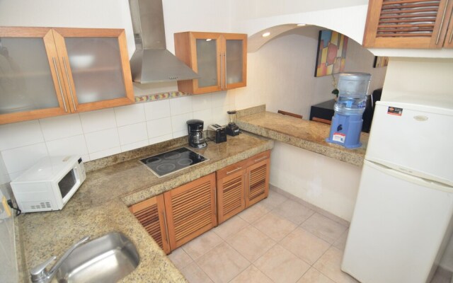 2BR Condo ground level Rinconada Del Sol