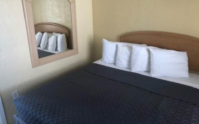 Misty Isles Redington Beachfront Suite 4