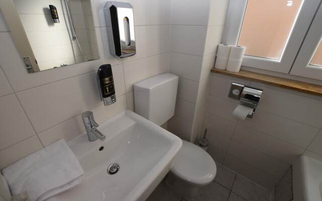 AB Apartment 42 near Cannstatter Wasen