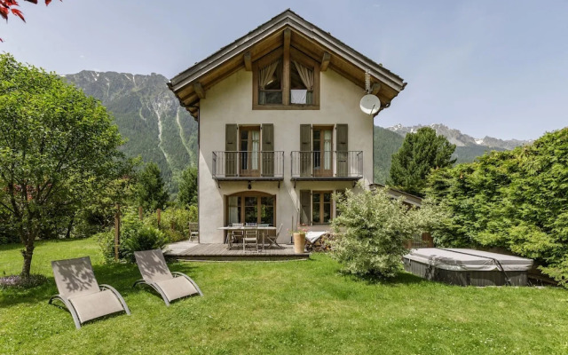 Chalet Les Tissourds 4 Central hot tub