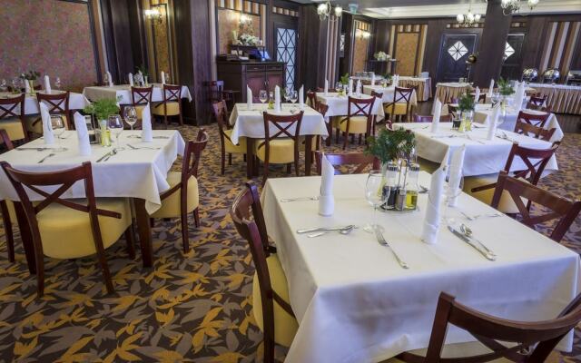 Hotel Krysztal Conference & Spa