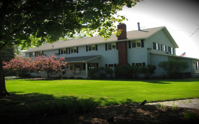 Churchill Pointe Inn