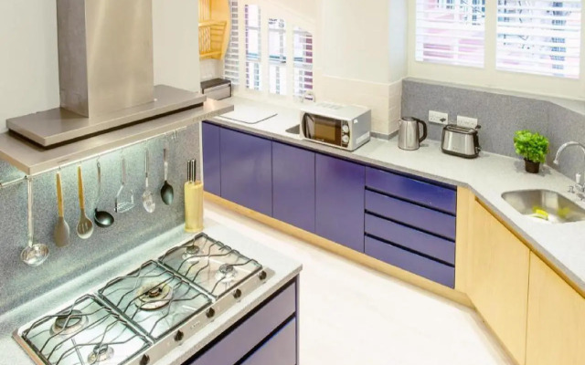 Ramsay Gardens - Grand 4-Bedroom Apartment Next To Castle