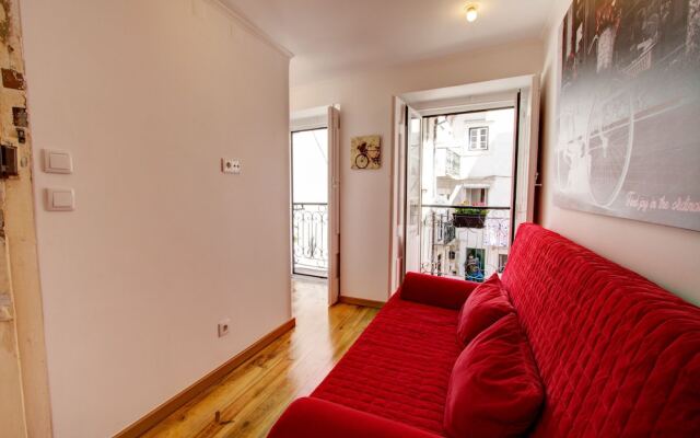 Cozy 1 Bed in the Heart of Alfama w Aircon