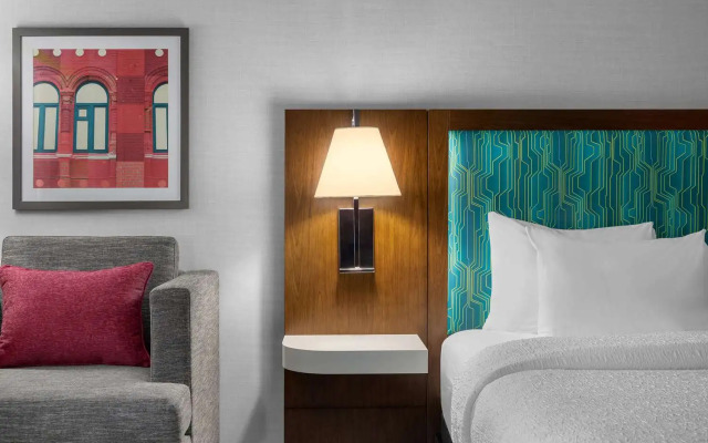 Hampton Inn & Suites by Hilton Orangeville, ON