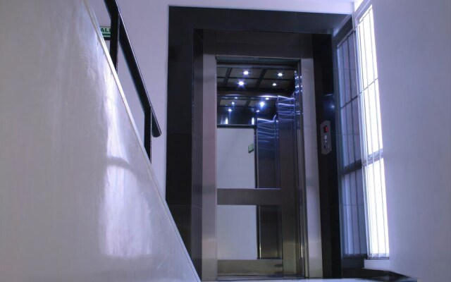 Hotel Galeria Real