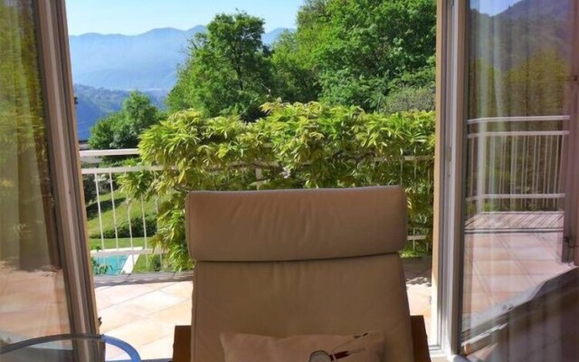 Stunning 4 bed Villa With Private Pool, Bbq, Wifi, Lake Views, Walking Distance to Restaurant