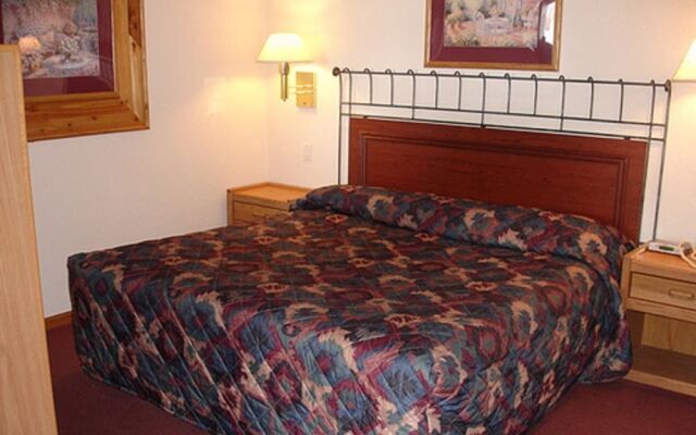 North Country Inn & Suites