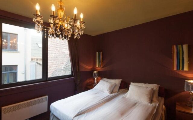 Hotel Diamonds and Pearls