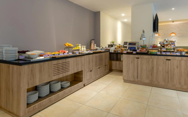 Mercure Santa Marta Emile