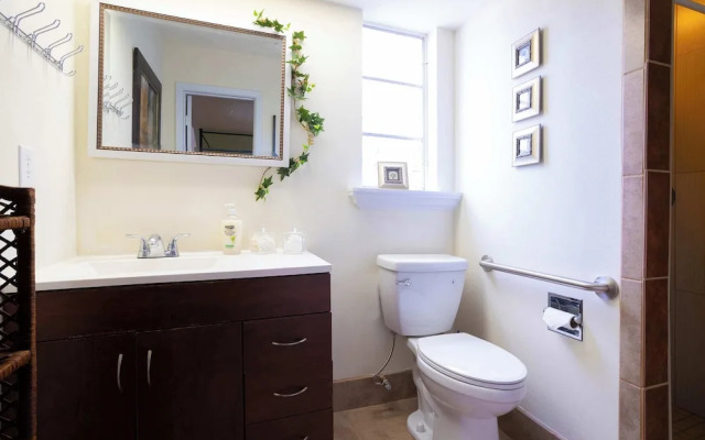 Mariposa Monarch Walk to River