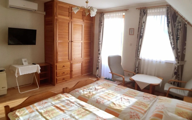 Hevizquelle Apartments