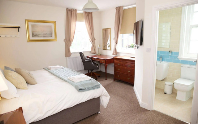 The Captain Cook Hotel
