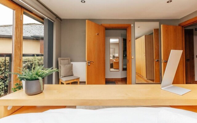 The Herringbone - 3 Bed With Parking Pet Friendly