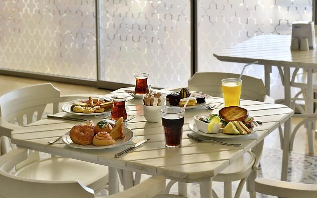 Adenya Hotel & Resort