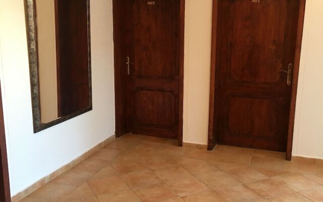 Apartments & Rooms Rozana