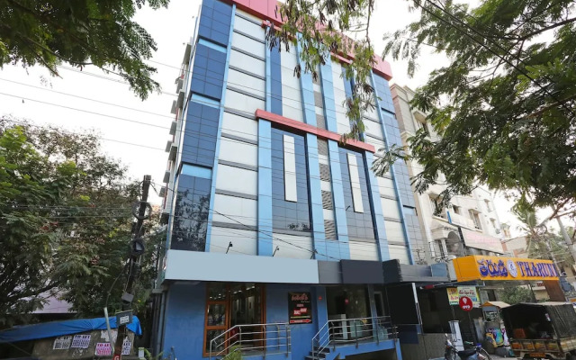 OYO 1108 Hotel Saraswathi Residency