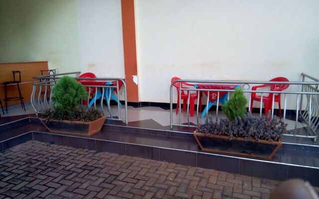 Silver Peak Hotel Lira Ltd