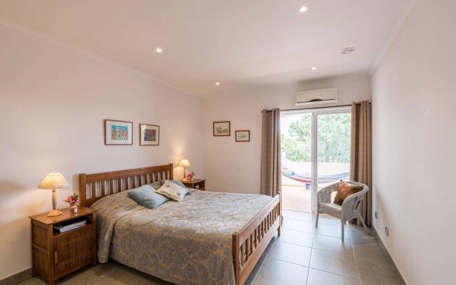 A010 Moderno Apartment (881B VDL) (Oceano)