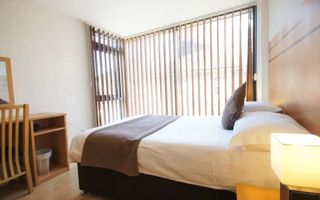 Crompton House Apartments