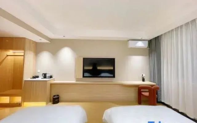 Yue Hotel (Baoding Mancheng Huiyou Shopping Mall)