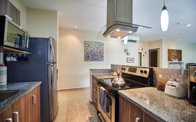 2 BD apartment in popular condominium-190MBPS WIFI