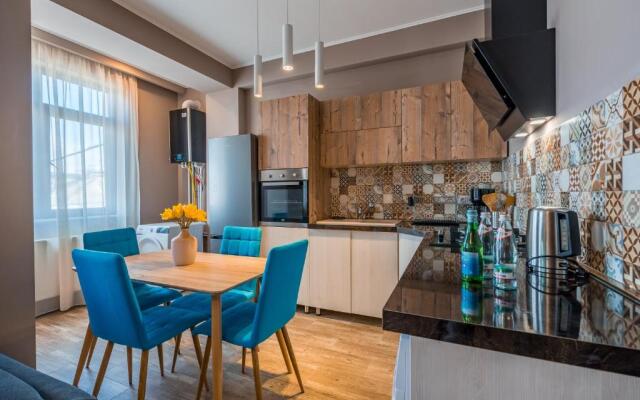 Spacious 76 qm Apartment Near City Center