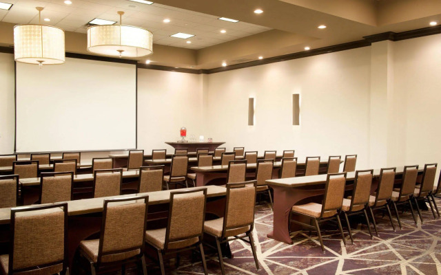 Embassy Suites by Hilton Philadelphia Airport