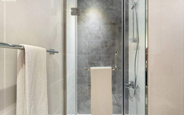 2B-Amna Tower - 4405 by bnbme homes