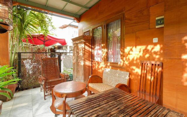OYO 4016 Tan Jokteng Guest House