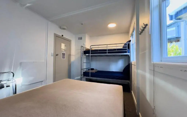 Waiheke Backpackers Hostel