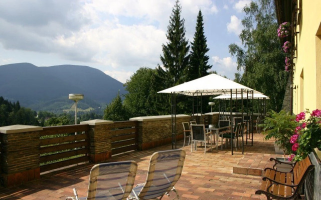 Hotel Ondráš z Beskyd