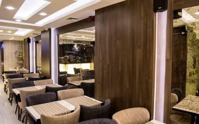 Bonne Sante Hotel