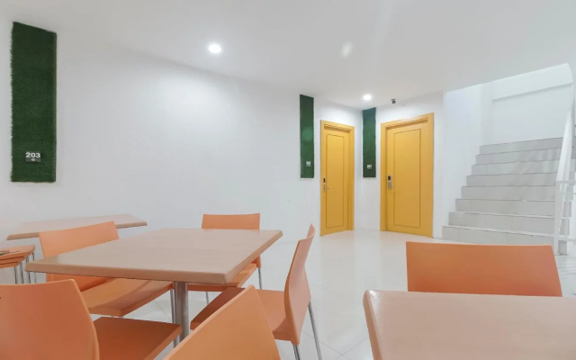 RedDoorz Plus near LRT Cinde Sudirman Palembang