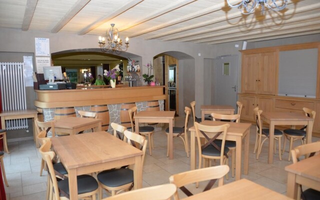 Logis Hôtel Restaurant & Spa Les Remparts