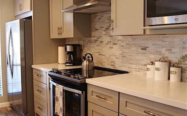 Biltmore Cloisters 2 BR by Casago