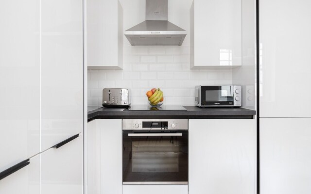 Fitzrovia 1BR with Balcony by Soho