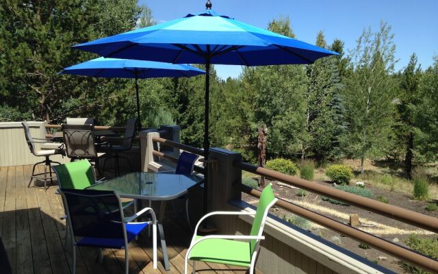 3 Mulligan Home features Hot Tub on Private Deck and Wood-Burning Fireplace by RedAwning