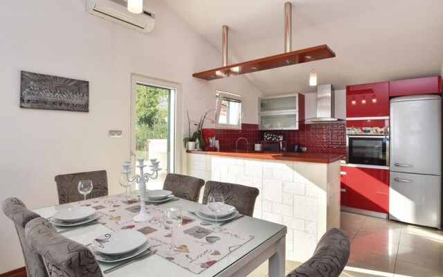 Beautiful Home in Omis With Wifi and 2 Bedrooms
